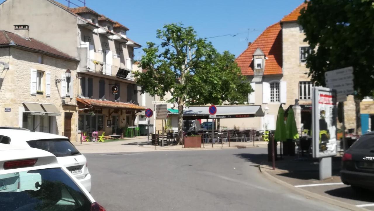 "Chezvero46" Residence 3 Etoiles Avec Piscine, Wifi Et Velos Prayssac Luaran gambar