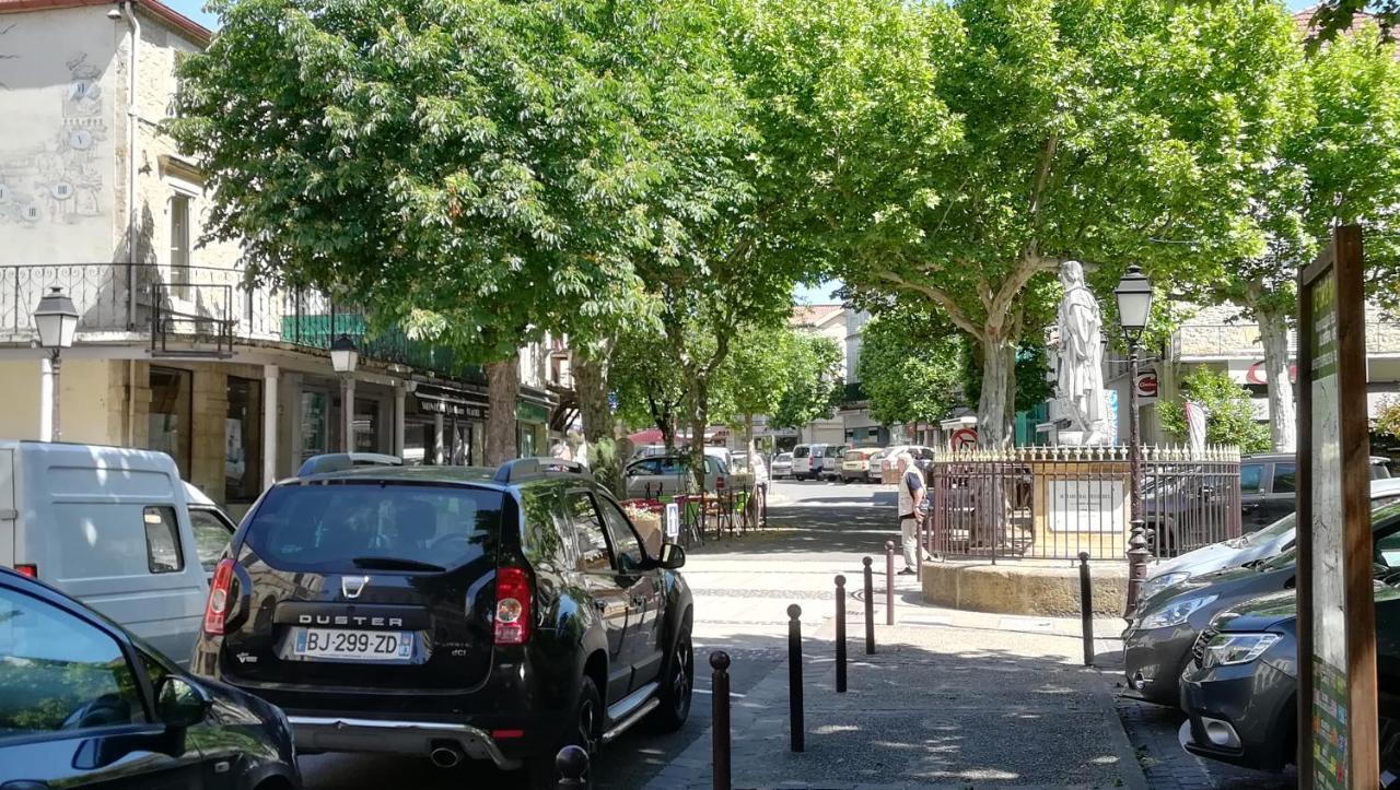 "Chezvero46" Residence 3 Etoiles Avec Piscine, Wifi Et Velos Prayssac Luaran gambar